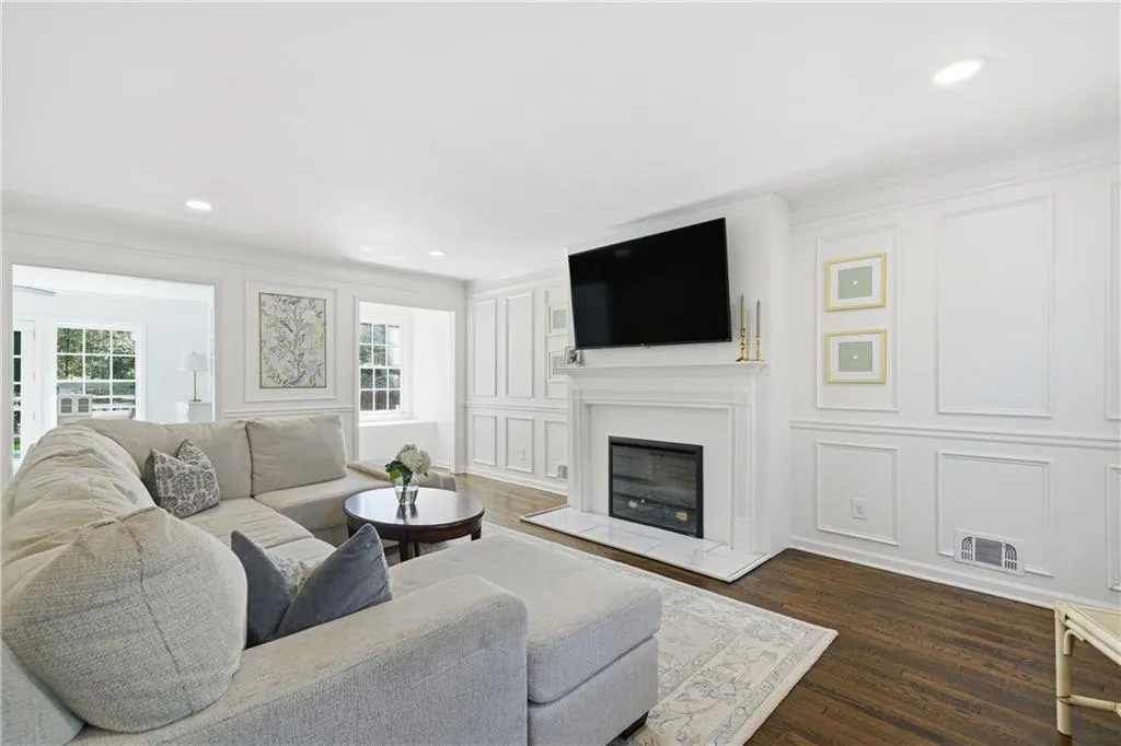 205 Berwick Drive Ne, Atlanta, Georgia 30328, 4 Bedrooms Bedrooms, ,3 BathroomsBathrooms,Residential,For Sale,205 Berwick Drive Ne,7732890