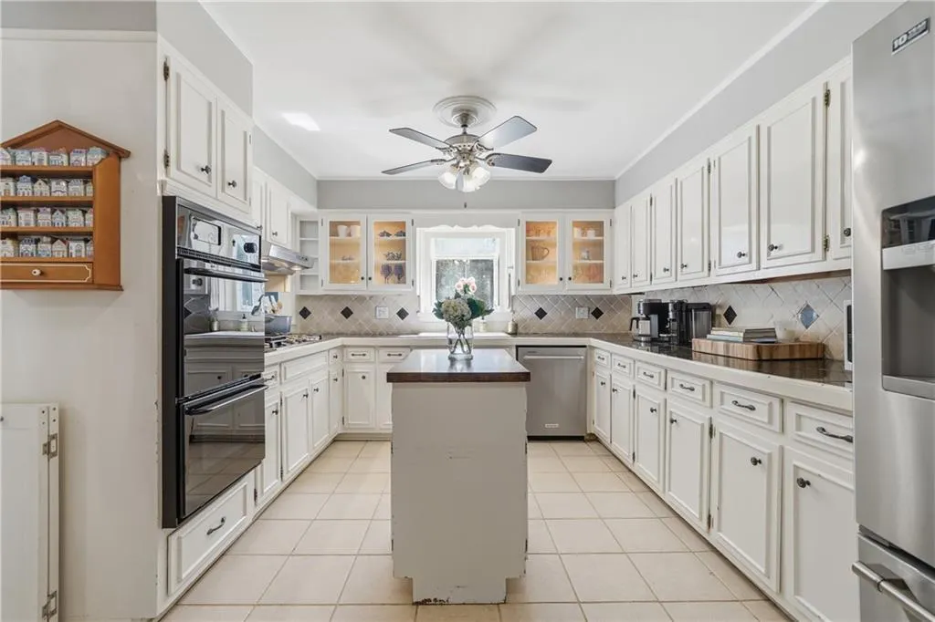 205 Berwick Drive Ne, Atlanta, Georgia 30328, 4 Bedrooms Bedrooms, ,3 BathroomsBathrooms,Residential,For Sale,205 Berwick Drive Ne,7732890