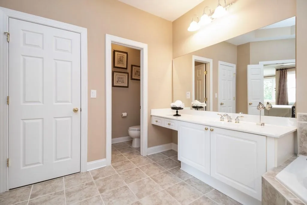 145 Reddington Place Unit 145, Sandy Springs, Georgia 30328, 3 Bedrooms Bedrooms, ,3 BathroomsBathrooms,Residential,Sold,145 Reddington Place Unit 145,6746052