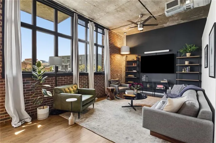 640 Glen Iris Drive Ne Unit 302, Atlanta, Georgia 30308