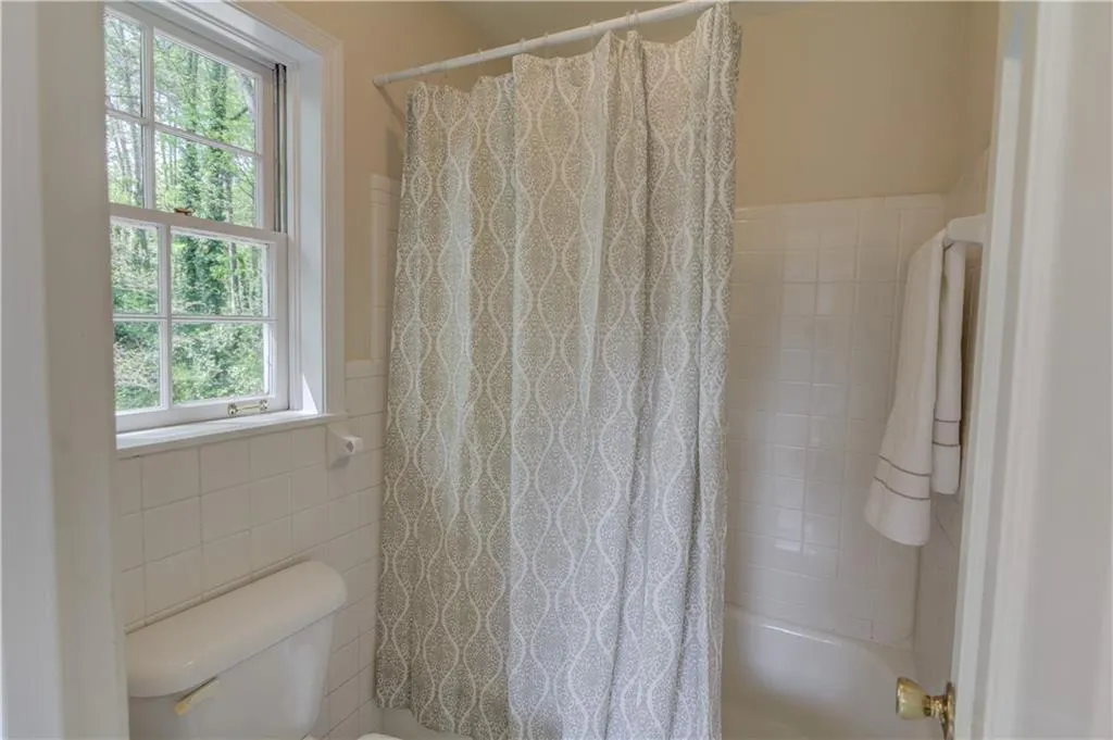 6716 Wright Road, Sandy Springs, Georgia 30328, 6 Bedrooms Bedrooms, ,4 BathroomsBathrooms,Residential,Sold,6716 Wright Road,6708105