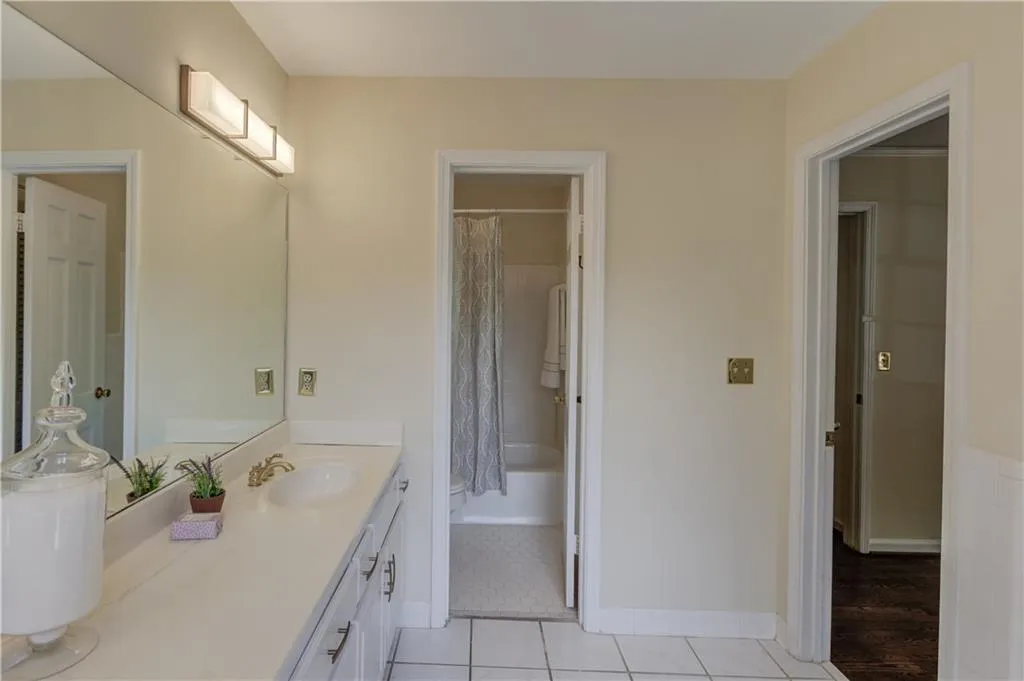 6716 Wright Road, Sandy Springs, Georgia 30328, 6 Bedrooms Bedrooms, ,4 BathroomsBathrooms,Residential,Sold,6716 Wright Road,6708105