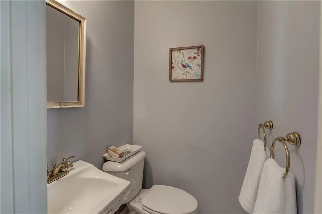 6716 Wright Road, Sandy Springs, Georgia 30328, 6 Bedrooms Bedrooms, ,4 BathroomsBathrooms,Residential,Sold,6716 Wright Road,6708105