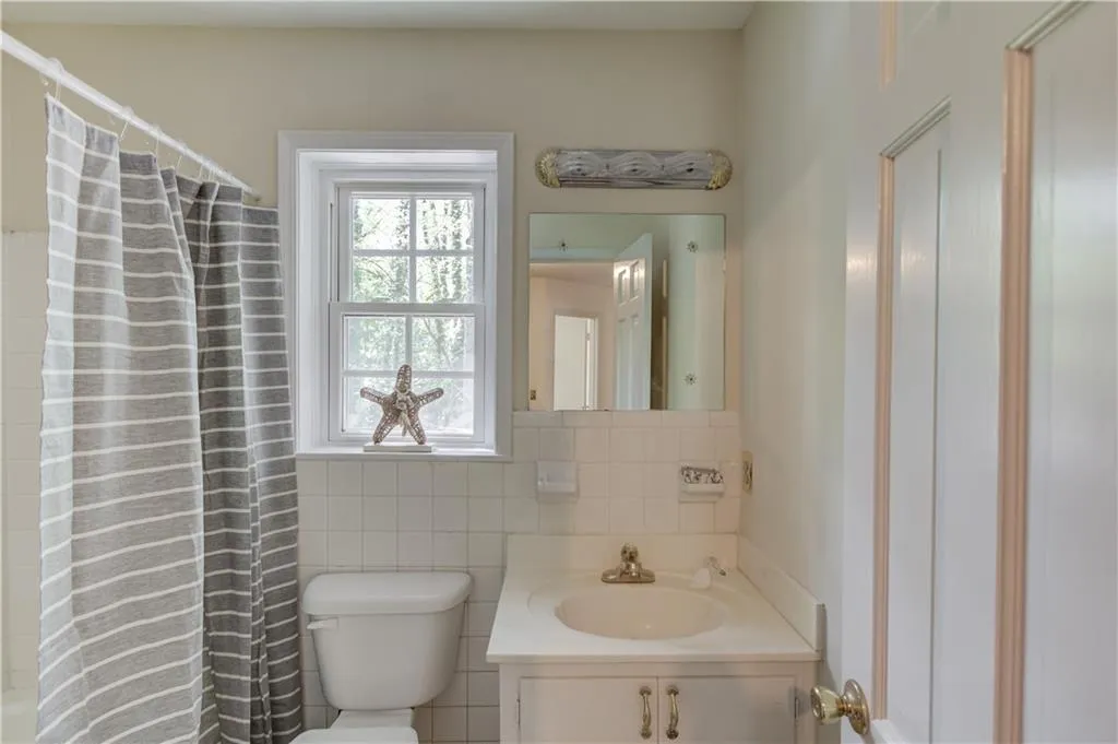 6716 Wright Road, Sandy Springs, Georgia 30328, 6 Bedrooms Bedrooms, ,4 BathroomsBathrooms,Residential,Sold,6716 Wright Road,6708105
