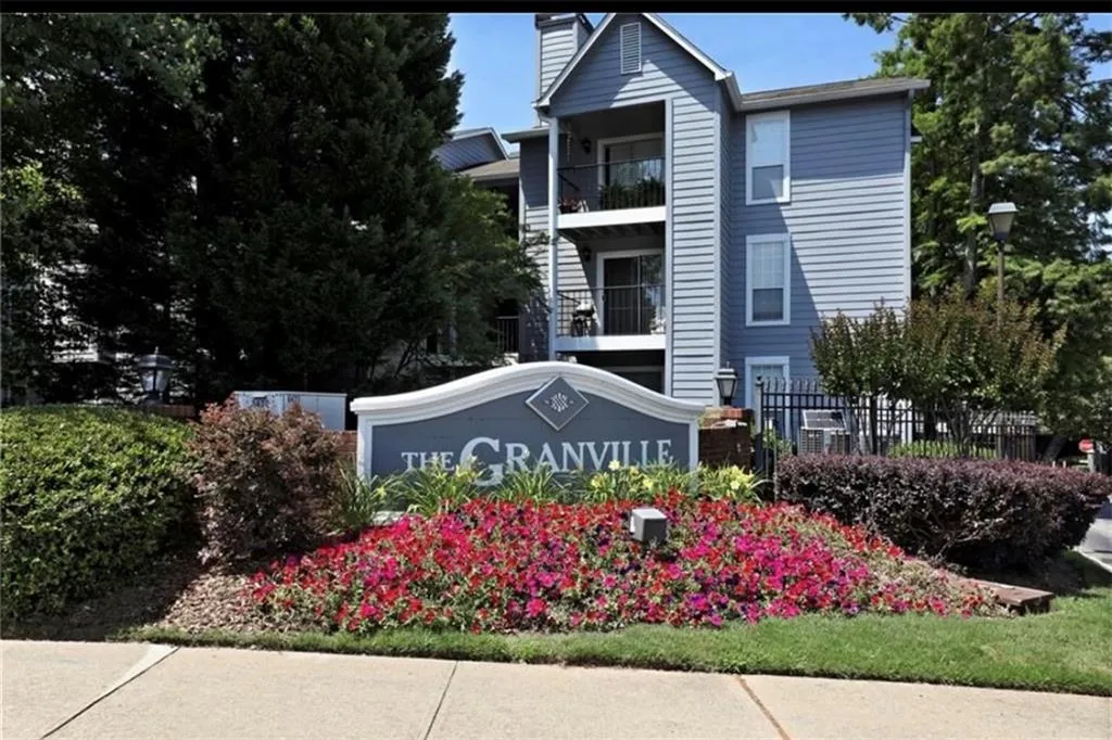 304 Granville Court, Sandy Springs, Georgia 30328, 2 Bedrooms Bedrooms, ,2 BathroomsBathrooms,Residential,Sold,304 Granville Court,6929505