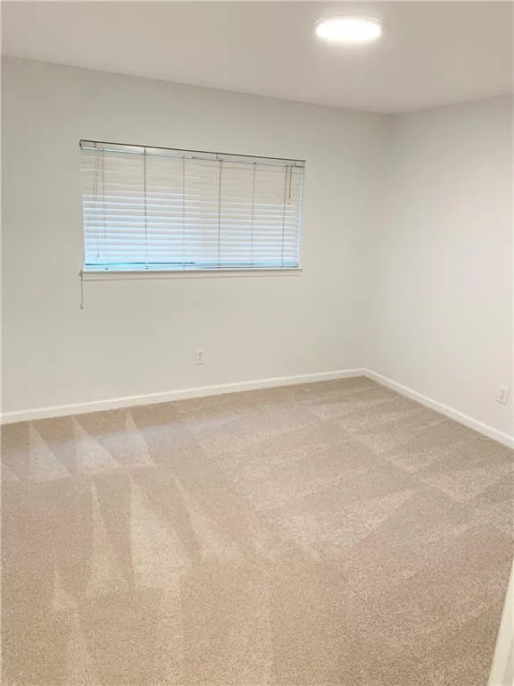 304 Granville Court, Sandy Springs, Georgia 30328, 2 Bedrooms Bedrooms, ,2 BathroomsBathrooms,Residential,Sold,304 Granville Court,6929505