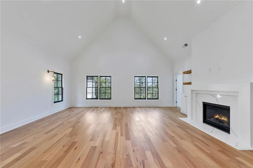 6620 Bridgewood Valley Road, Sandy Springs, Georgia 30328, 5 Bedrooms Bedrooms, ,5 BathroomsBathrooms,Residential,Sold,6620 Bridgewood Valley Road,7264891