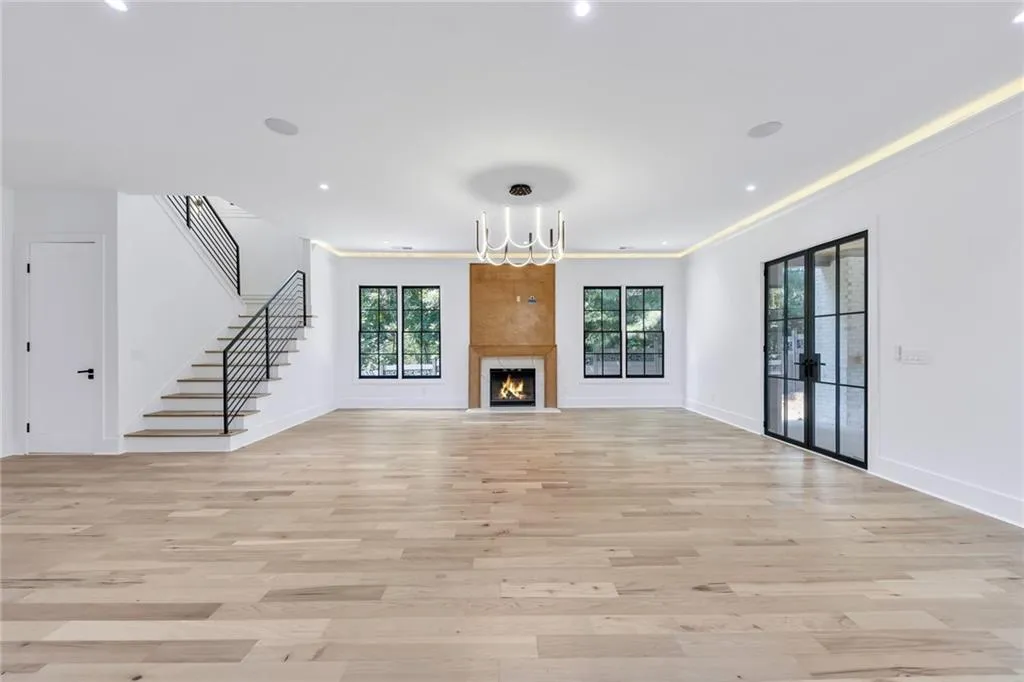 6620 Bridgewood Valley Road, Sandy Springs, Georgia 30328, 5 Bedrooms Bedrooms, ,5 BathroomsBathrooms,Residential,Sold,6620 Bridgewood Valley Road,7264891