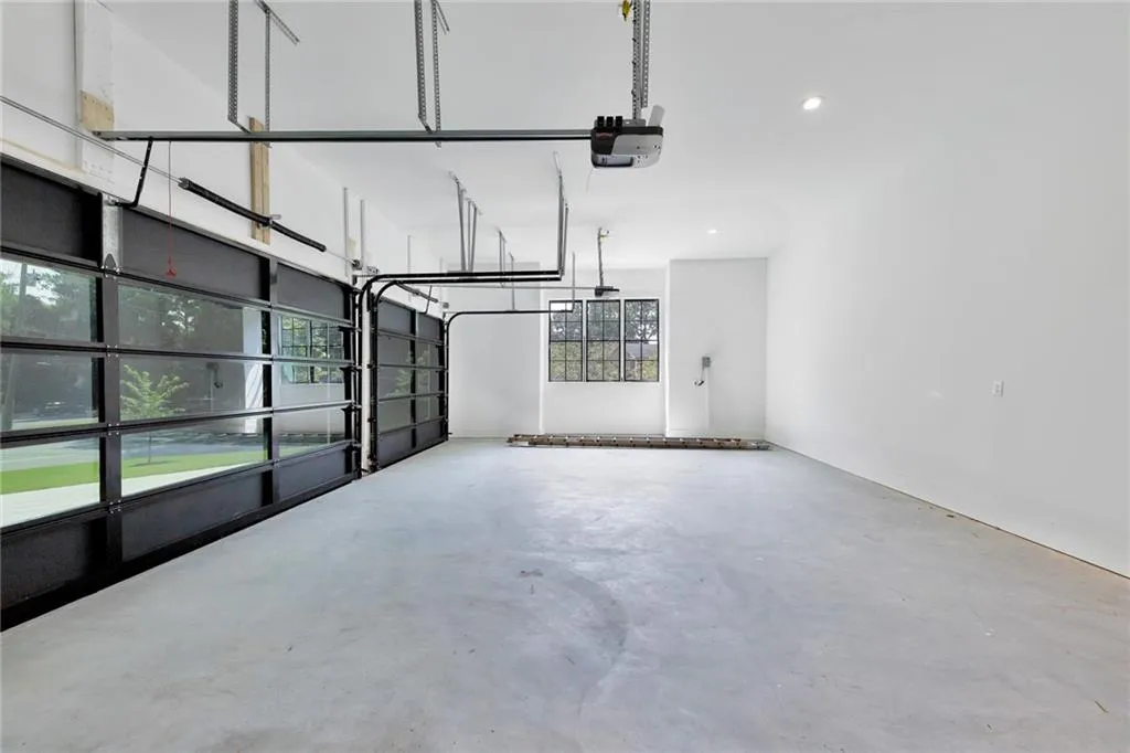 6620 Bridgewood Valley Road, Sandy Springs, Georgia 30328, 5 Bedrooms Bedrooms, ,5 BathroomsBathrooms,Residential,Sold,6620 Bridgewood Valley Road,7264891