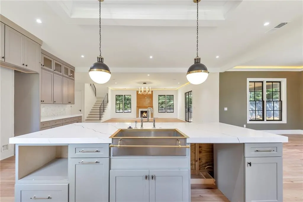 6620 Bridgewood Valley Road, Sandy Springs, Georgia 30328, 5 Bedrooms Bedrooms, ,5 BathroomsBathrooms,Residential,Sold,6620 Bridgewood Valley Road,7264891