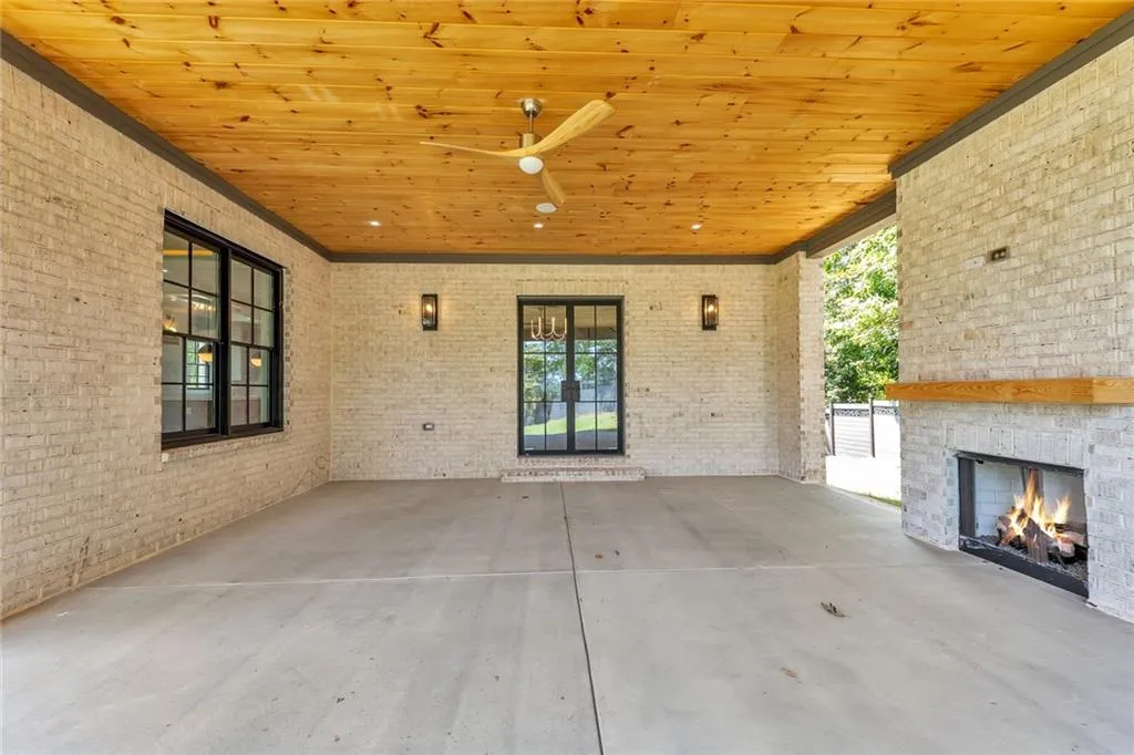 6620 Bridgewood Valley Road, Sandy Springs, Georgia 30328, 5 Bedrooms Bedrooms, ,5 BathroomsBathrooms,Residential,Sold,6620 Bridgewood Valley Road,7264891