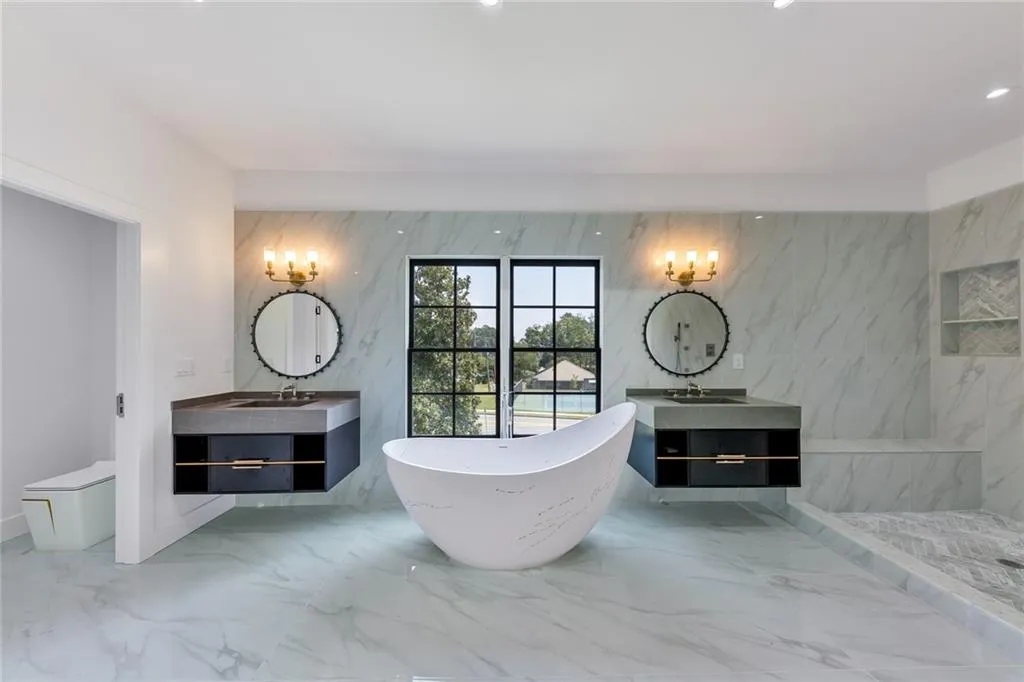 6620 Bridgewood Valley Road, Sandy Springs, Georgia 30328, 5 Bedrooms Bedrooms, ,5 BathroomsBathrooms,Residential,Sold,6620 Bridgewood Valley Road,7264891
