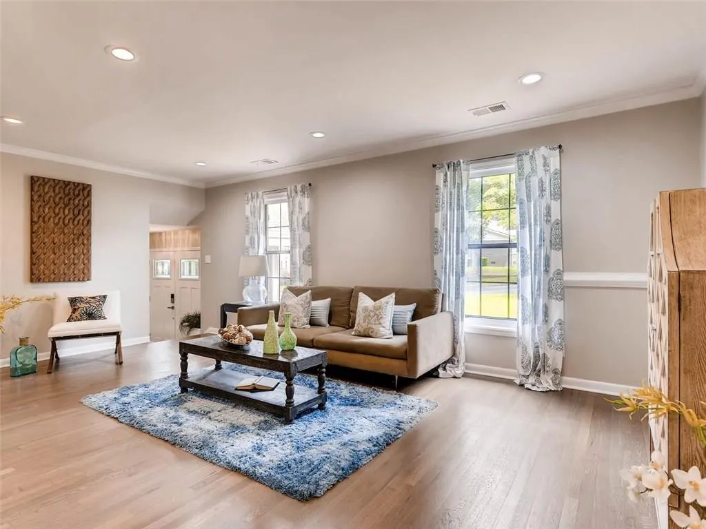 2095 Jones Road, Atlanta, Georgia 30318, 4 Bedrooms Bedrooms, ,3 BathroomsBathrooms,Residential,Sold,2095 Jones Road,6018715