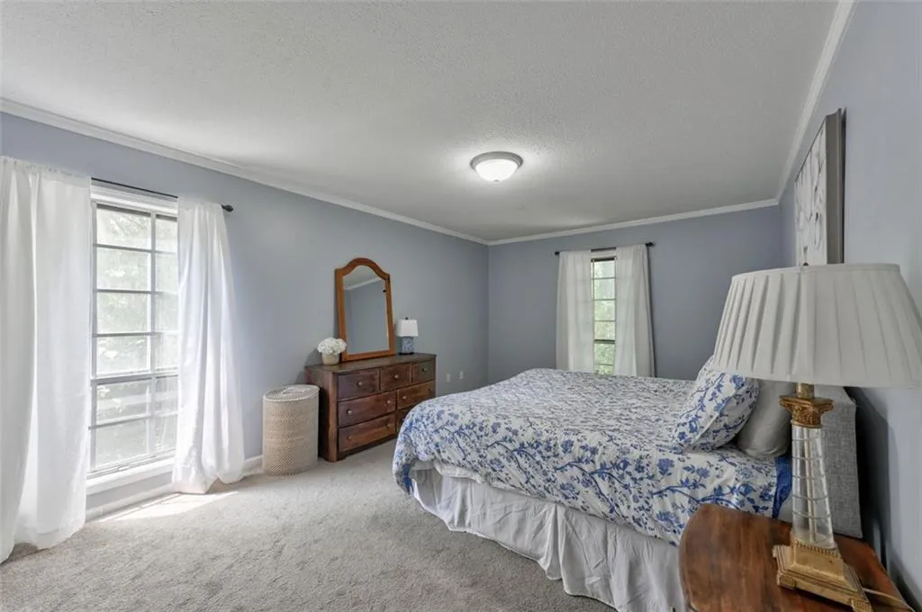 6851 Roswell Road Unit Q9, Sandy Springs, Georgia 30328, 3 Bedrooms Bedrooms, ,2 BathroomsBathrooms,Residential,Sold,6851 Roswell Road Unit Q9,7258598