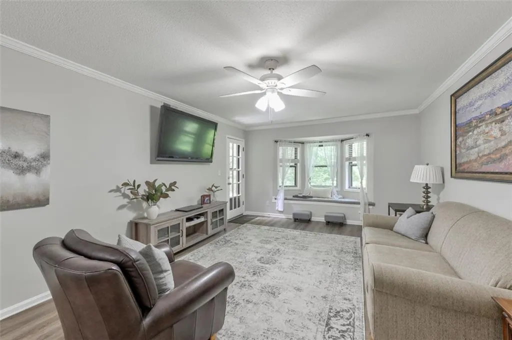 6851 Roswell Road Unit Q9, Sandy Springs, Georgia 30328, 3 Bedrooms Bedrooms, ,2 BathroomsBathrooms,Residential,Sold,6851 Roswell Road Unit Q9,7258598