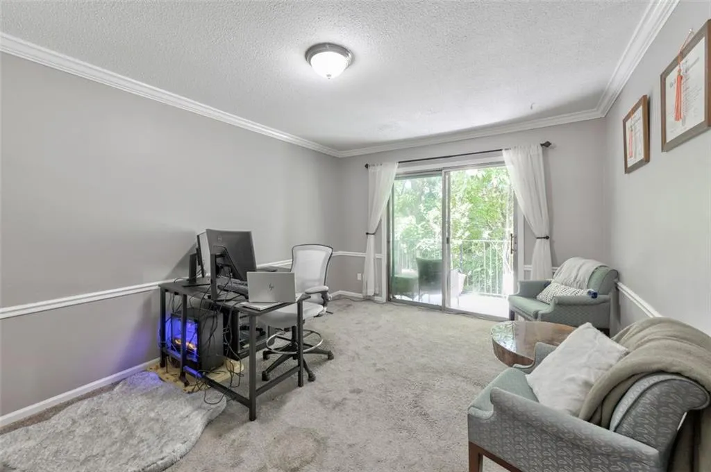 6851 Roswell Road Unit Q9, Sandy Springs, Georgia 30328, 3 Bedrooms Bedrooms, ,2 BathroomsBathrooms,Residential,Sold,6851 Roswell Road Unit Q9,7258598