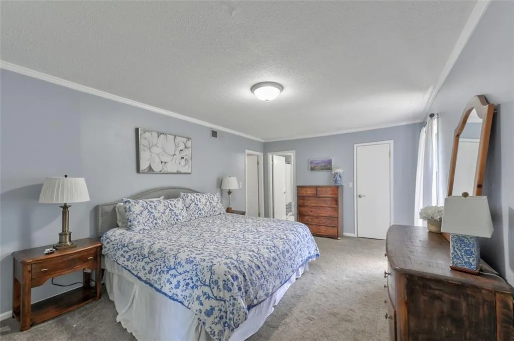 6851 Roswell Road Unit Q9, Sandy Springs, Georgia 30328, 3 Bedrooms Bedrooms, ,2 BathroomsBathrooms,Residential,Sold,6851 Roswell Road Unit Q9,7258598