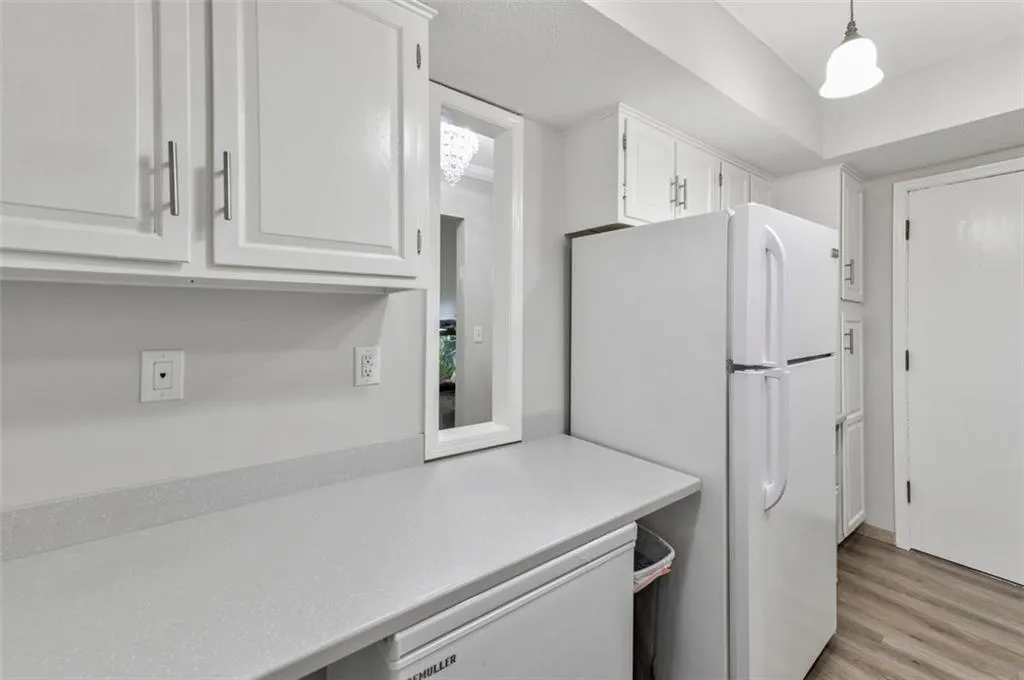 6851 Roswell Road Unit Q9, Sandy Springs, Georgia 30328, 3 Bedrooms Bedrooms, ,2 BathroomsBathrooms,Residential,Sold,6851 Roswell Road Unit Q9,7258598