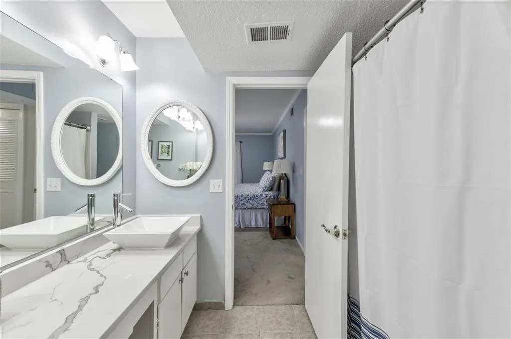 6851 Roswell Road Unit Q9, Sandy Springs, Georgia 30328, 3 Bedrooms Bedrooms, ,2 BathroomsBathrooms,Residential,Sold,6851 Roswell Road Unit Q9,7258598