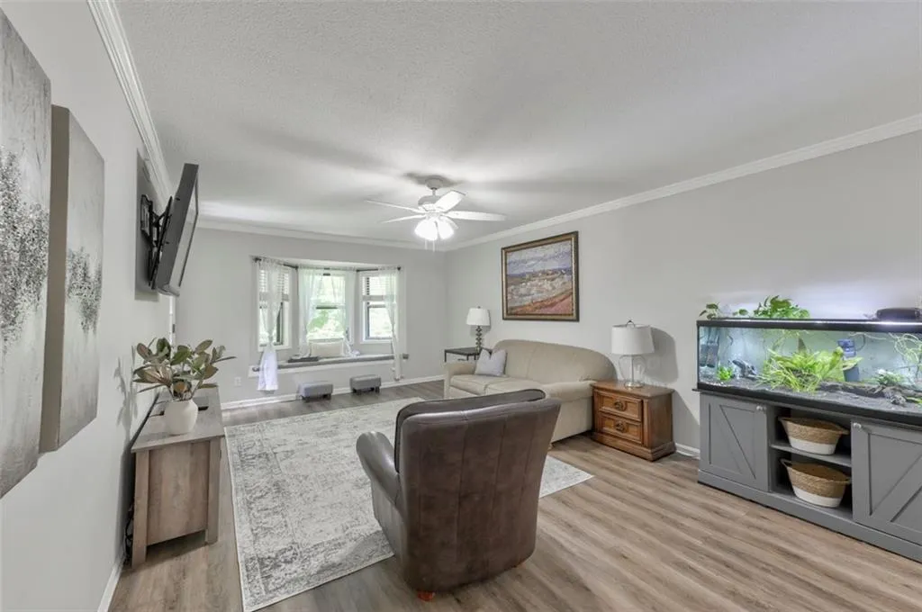 6851 Roswell Road Unit Q9, Sandy Springs, Georgia 30328, 3 Bedrooms Bedrooms, ,2 BathroomsBathrooms,Residential,Sold,6851 Roswell Road Unit Q9,7258598