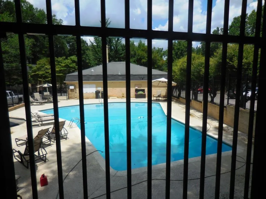 5400 Roswell Road Unit P2, Atlanta, Georgia 30342, 2 Bedrooms Bedrooms, ,1 BathroomBathrooms,Residential,Sold,5400 Roswell Road Unit P2,6014354