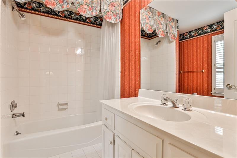 130 Woodchase Court, Atlanta, Georgia 30319, 4 Bedrooms Bedrooms, ,4 BathroomsBathrooms,Residential,Sold,130 Woodchase Court,7284464