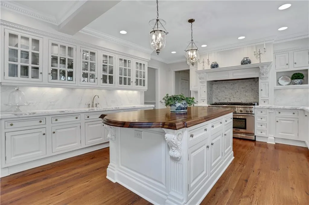 1130 Heards Ferry Road, Sandy Springs, Georgia 30328, 7 Bedrooms Bedrooms, ,5 BathroomsBathrooms,Residential,Sold,1130 Heards Ferry Road,7052141 1130 Heards Ferry Road, Sandy Springs, Georgia 30328, 7 Bedrooms Bedrooms, ,5 BathroomsBathrooms,Residential,Sold,1130 Heards Ferry Road,7052141