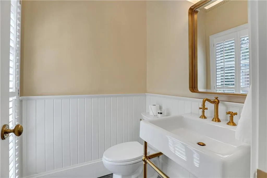 1130 Heards Ferry Road, Sandy Springs, Georgia 30328, 7 Bedrooms Bedrooms, ,5 BathroomsBathrooms,Residential,Sold,1130 Heards Ferry Road,7052141 1130 Heards Ferry Road, Sandy Springs, Georgia 30328, 7 Bedrooms Bedrooms, ,5 BathroomsBathrooms,Residential,Sold,1130 Heards Ferry Road,7052141