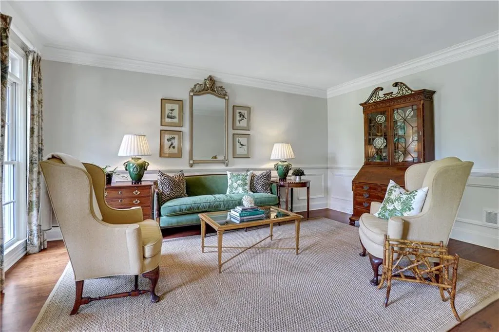 1130 Heards Ferry Road, Sandy Springs, Georgia 30328, 7 Bedrooms Bedrooms, ,5 BathroomsBathrooms,Residential,Sold,1130 Heards Ferry Road,7052141 1130 Heards Ferry Road, Sandy Springs, Georgia 30328, 7 Bedrooms Bedrooms, ,5 BathroomsBathrooms,Residential,Sold,1130 Heards Ferry Road,7052141