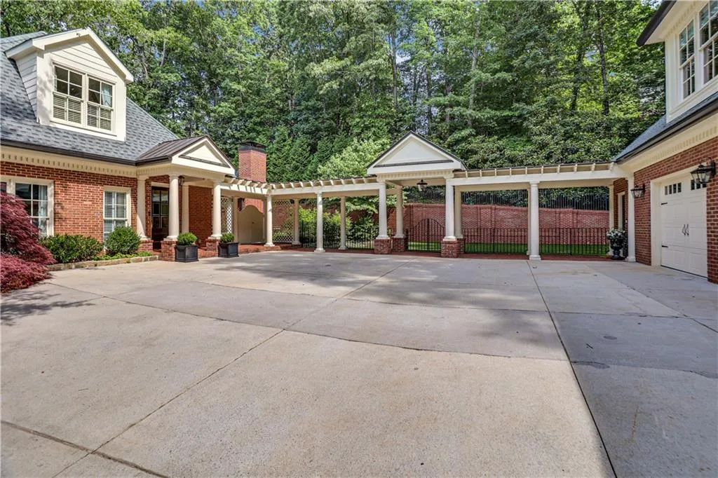 1130 Heards Ferry Road, Sandy Springs, Georgia 30328, 7 Bedrooms Bedrooms, ,5 BathroomsBathrooms,Residential,Sold,1130 Heards Ferry Road,7052141 1130 Heards Ferry Road, Sandy Springs, Georgia 30328, 7 Bedrooms Bedrooms, ,5 BathroomsBathrooms,Residential,Sold,1130 Heards Ferry Road,7052141