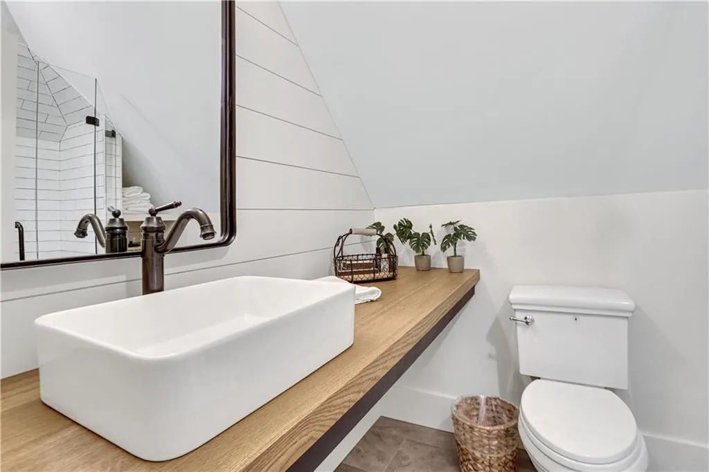 1130 Heards Ferry Road, Sandy Springs, Georgia 30328, 7 Bedrooms Bedrooms, ,5 BathroomsBathrooms,Residential,Sold,1130 Heards Ferry Road,7052141 1130 Heards Ferry Road, Sandy Springs, Georgia 30328, 7 Bedrooms Bedrooms, ,5 BathroomsBathrooms,Residential,Sold,1130 Heards Ferry Road,7052141