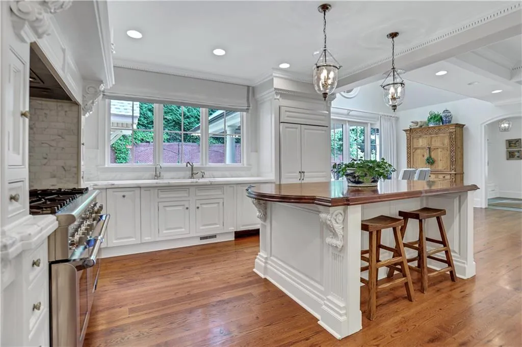 1130 Heards Ferry Road, Sandy Springs, Georgia 30328, 7 Bedrooms Bedrooms, ,5 BathroomsBathrooms,Residential,Sold,1130 Heards Ferry Road,7052141 1130 Heards Ferry Road, Sandy Springs, Georgia 30328, 7 Bedrooms Bedrooms, ,5 BathroomsBathrooms,Residential,Sold,1130 Heards Ferry Road,7052141