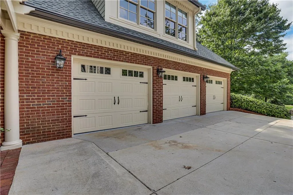 1130 Heards Ferry Road, Sandy Springs, Georgia 30328, 7 Bedrooms Bedrooms, ,5 BathroomsBathrooms,Residential,Sold,1130 Heards Ferry Road,7052141 1130 Heards Ferry Road, Sandy Springs, Georgia 30328, 7 Bedrooms Bedrooms, ,5 BathroomsBathrooms,Residential,Sold,1130 Heards Ferry Road,7052141