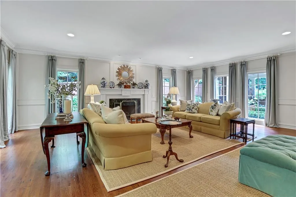 1130 Heards Ferry Road, Sandy Springs, Georgia 30328, 7 Bedrooms Bedrooms, ,5 BathroomsBathrooms,Residential,Sold,1130 Heards Ferry Road,7052141 1130 Heards Ferry Road, Sandy Springs, Georgia 30328, 7 Bedrooms Bedrooms, ,5 BathroomsBathrooms,Residential,Sold,1130 Heards Ferry Road,7052141