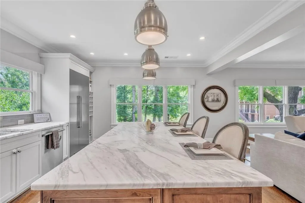 1070 Dunroven Drive Ne, Atlanta, Georgia 30342, 5 Bedrooms Bedrooms, ,3 BathroomsBathrooms,Residential,For Sale,1070 Dunroven Drive Ne,7732448