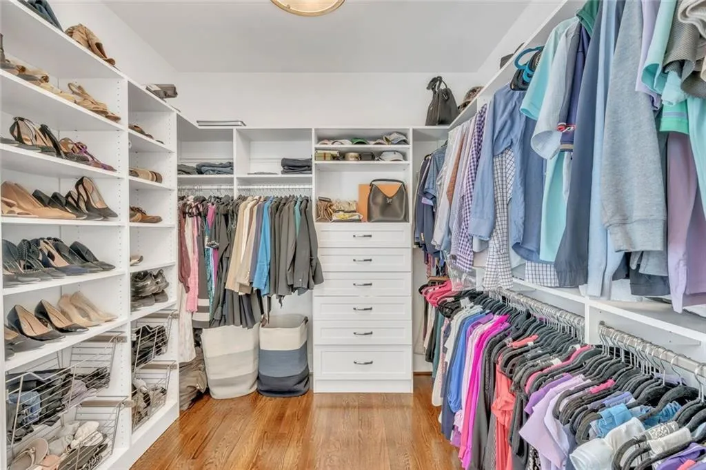 1070 Dunroven Drive Ne, Atlanta, Georgia 30342, 5 Bedrooms Bedrooms, ,3 BathroomsBathrooms,Residential,For Sale,1070 Dunroven Drive Ne,7732448