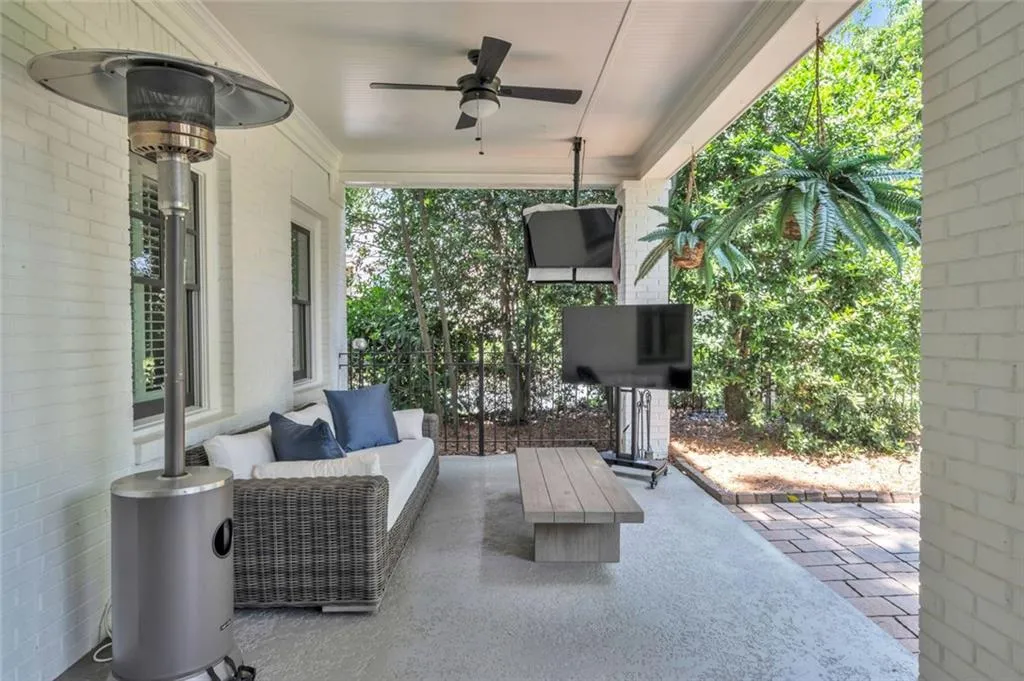 1070 Dunroven Drive Ne, Atlanta, Georgia 30342, 5 Bedrooms Bedrooms, ,3 BathroomsBathrooms,Residential,For Sale,1070 Dunroven Drive Ne,7732448