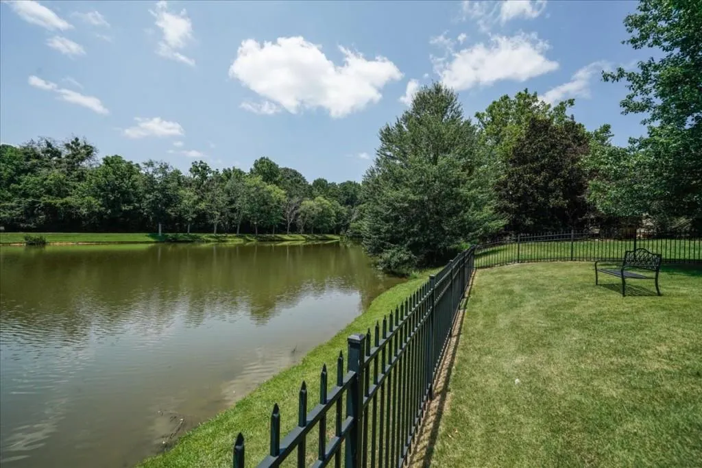 565 Avignon Court, Sandy Springs, Georgia 30350, 5 Bedrooms Bedrooms, ,3 BathroomsBathrooms,Residential,Sold,565 Avignon Court,7239976