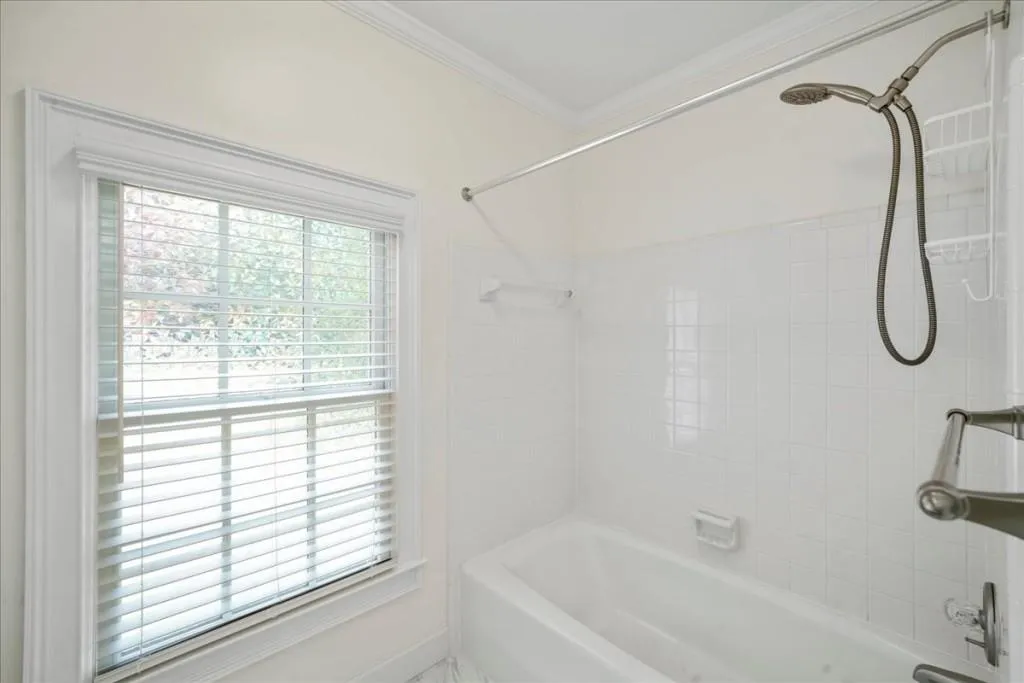 565 Avignon Court, Sandy Springs, Georgia 30350, 5 Bedrooms Bedrooms, ,3 BathroomsBathrooms,Residential,Sold,565 Avignon Court,7239976