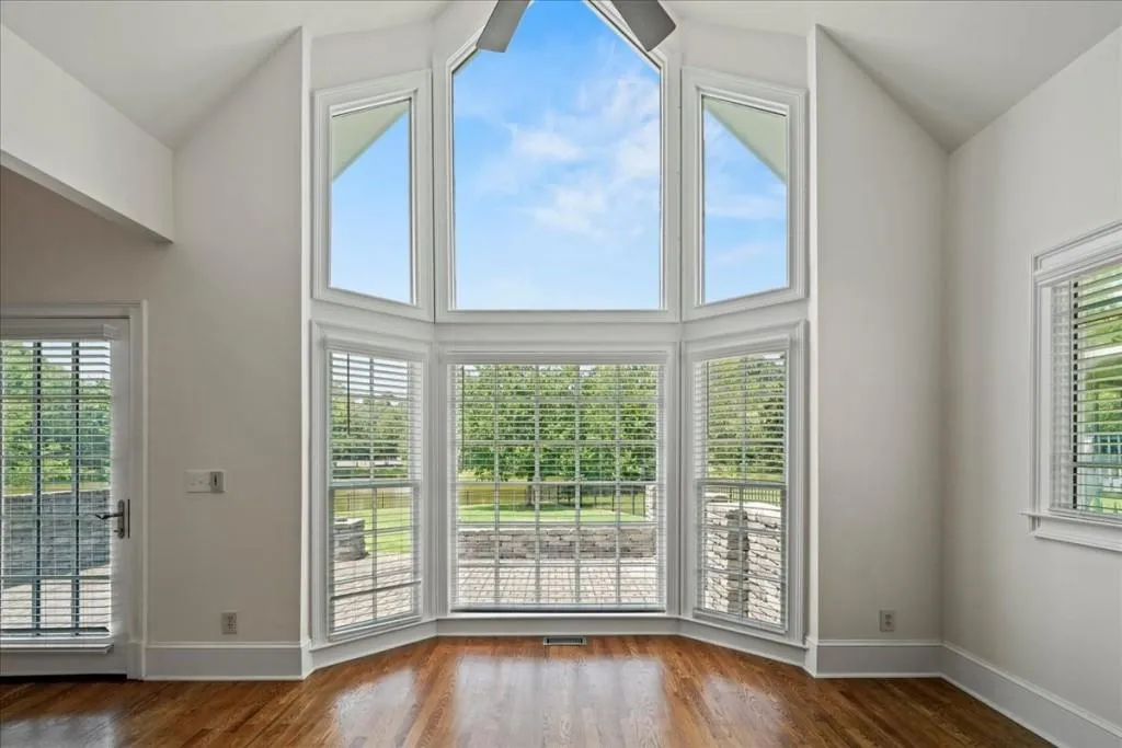 565 Avignon Court, Sandy Springs, Georgia 30350, 5 Bedrooms Bedrooms, ,3 BathroomsBathrooms,Residential,Sold,565 Avignon Court,7239976