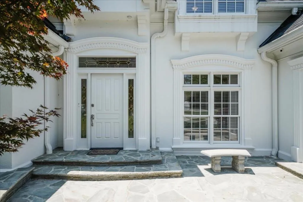 565 Avignon Court, Sandy Springs, Georgia 30350, 5 Bedrooms Bedrooms, ,3 BathroomsBathrooms,Residential,Sold,565 Avignon Court,7239976