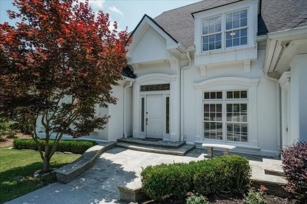 565 Avignon Court, Sandy Springs, Georgia 30350, 5 Bedrooms Bedrooms, ,3 BathroomsBathrooms,Residential,Sold,565 Avignon Court,7239976