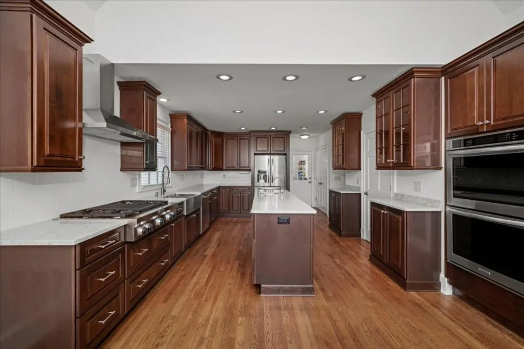 565 Avignon Court, Sandy Springs, Georgia 30350, 5 Bedrooms Bedrooms, ,3 BathroomsBathrooms,Residential,Sold,565 Avignon Court,7239976