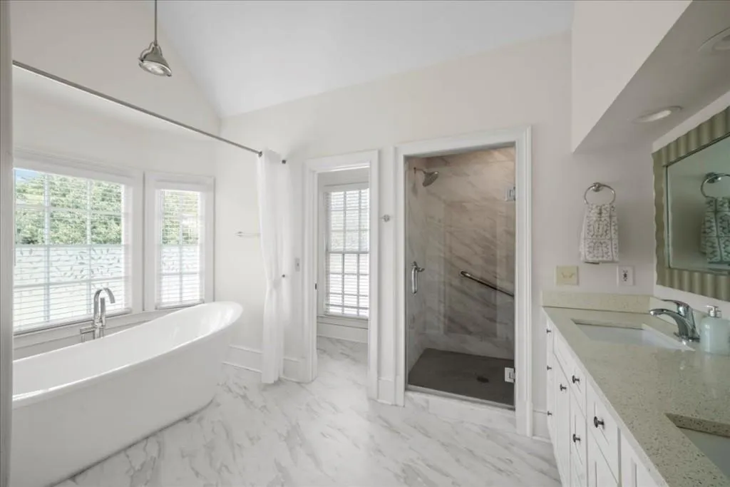 565 Avignon Court, Sandy Springs, Georgia 30350, 5 Bedrooms Bedrooms, ,3 BathroomsBathrooms,Residential,Sold,565 Avignon Court,7239976