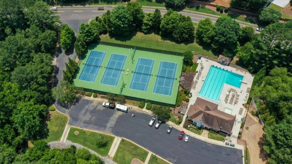 565 Avignon Court, Sandy Springs, Georgia 30350, 5 Bedrooms Bedrooms, ,3 BathroomsBathrooms,Residential,Sold,565 Avignon Court,7239976