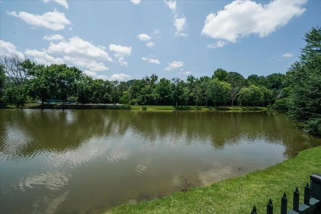 565 Avignon Court, Sandy Springs, Georgia 30350, 5 Bedrooms Bedrooms, ,3 BathroomsBathrooms,Residential,Sold,565 Avignon Court,7239976