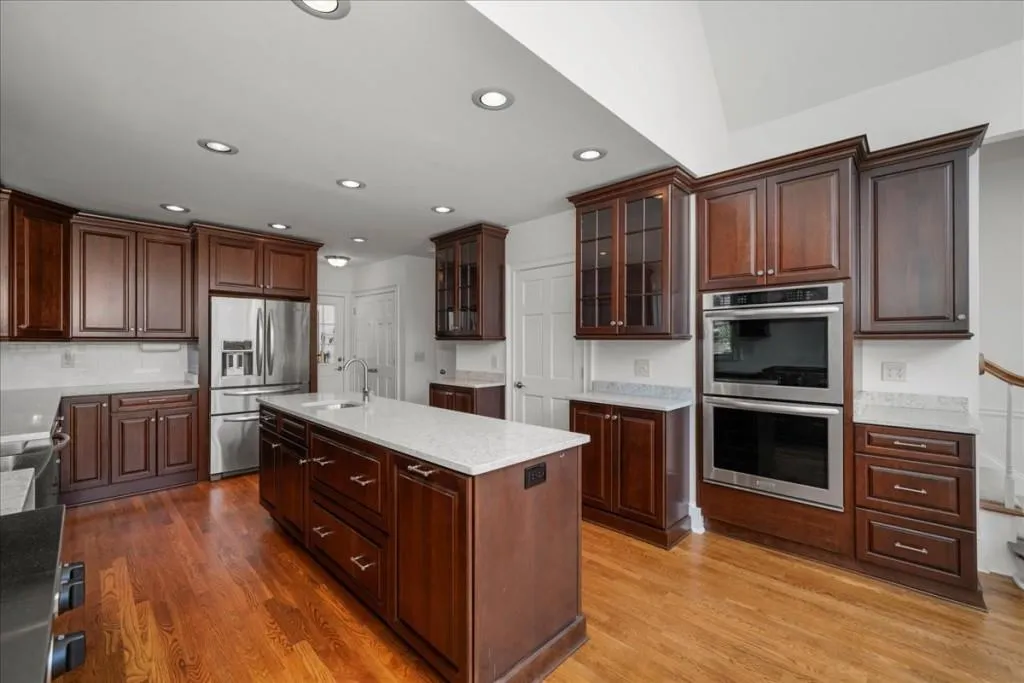 565 Avignon Court, Sandy Springs, Georgia 30350, 5 Bedrooms Bedrooms, ,3 BathroomsBathrooms,Residential,Sold,565 Avignon Court,7239976