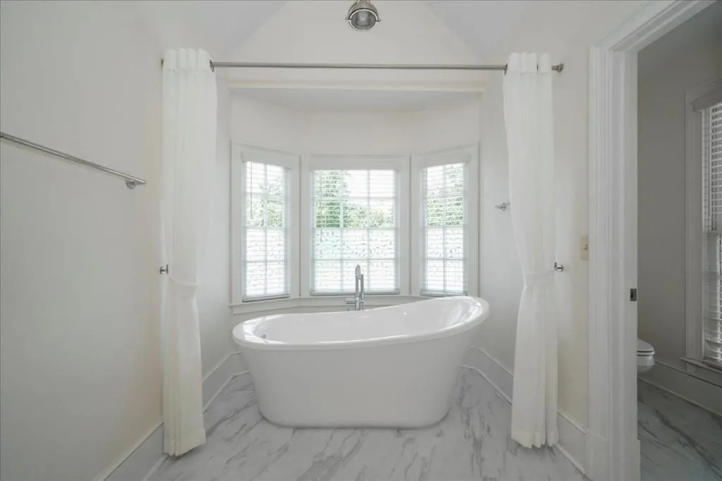 565 Avignon Court, Sandy Springs, Georgia 30350, 5 Bedrooms Bedrooms, ,3 BathroomsBathrooms,Residential,Sold,565 Avignon Court,7239976