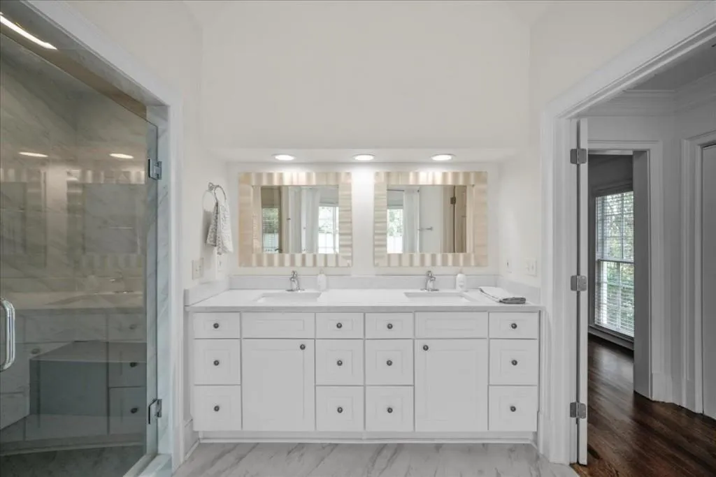 565 Avignon Court, Sandy Springs, Georgia 30350, 5 Bedrooms Bedrooms, ,3 BathroomsBathrooms,Residential,Sold,565 Avignon Court,7239976