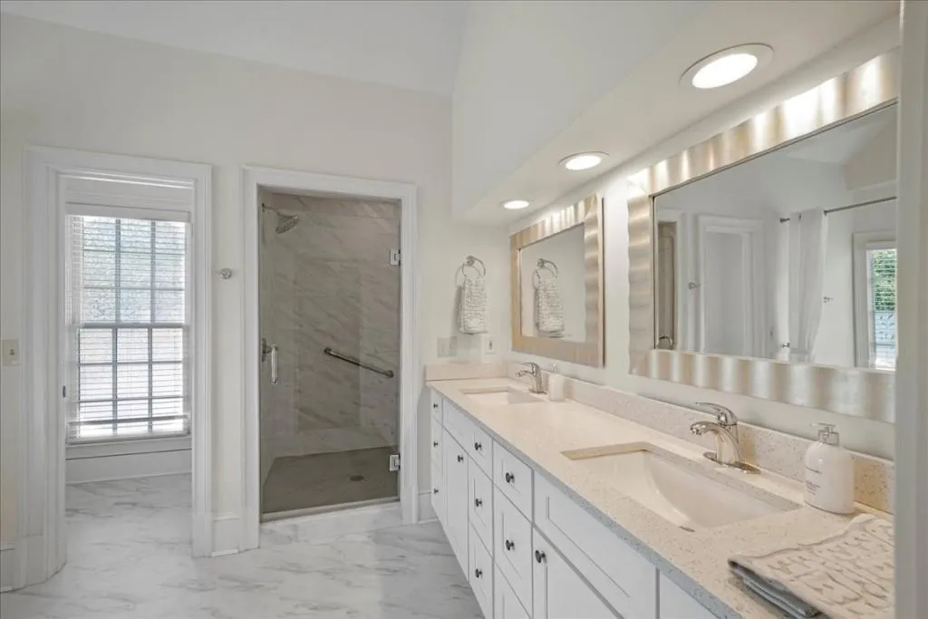 565 Avignon Court, Sandy Springs, Georgia 30350, 5 Bedrooms Bedrooms, ,3 BathroomsBathrooms,Residential,Sold,565 Avignon Court,7239976